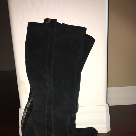 Boots - Picture 2 of 3